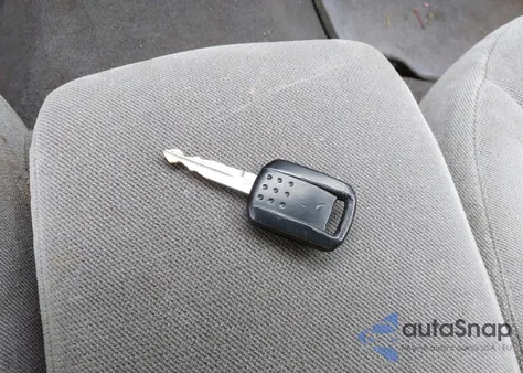 2005 Mercury Sable Gs from USA, damaged, VIN 1MEFM50U25A606544